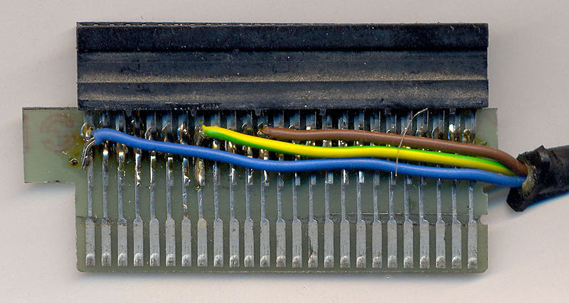 File:Slomo Connector PCB Top.jpg