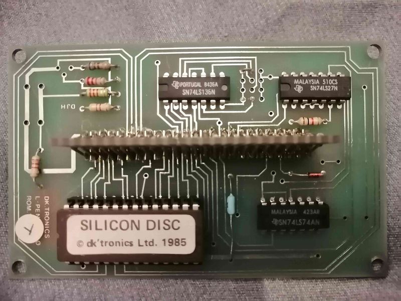File:256kSiliconOSPCBTop.jpg